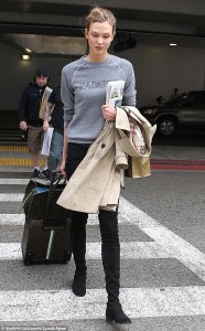 25717B9B00000578-2944291-Laid_back_Karlie_looked_casual_as_she_arrived_at_the_airport_spo-a-26_1423357014793